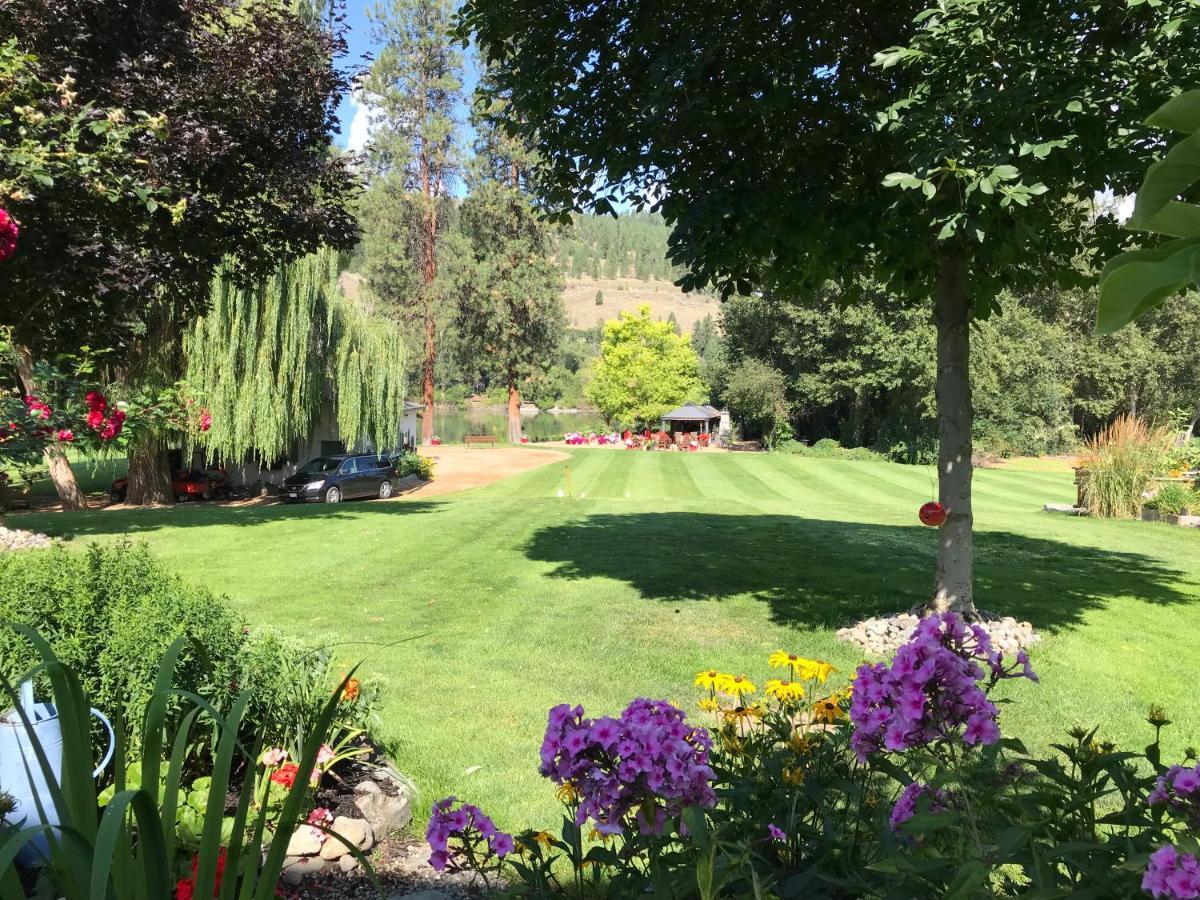 Rayleigh Riverfront Retreat- Peaceful Garden Oasis-25 Minutes To Ski Hill Kamloops Zewnętrze zdjęcie
